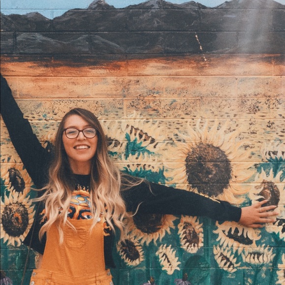 Meet your Posher, Brianna - Picture 9 of 10